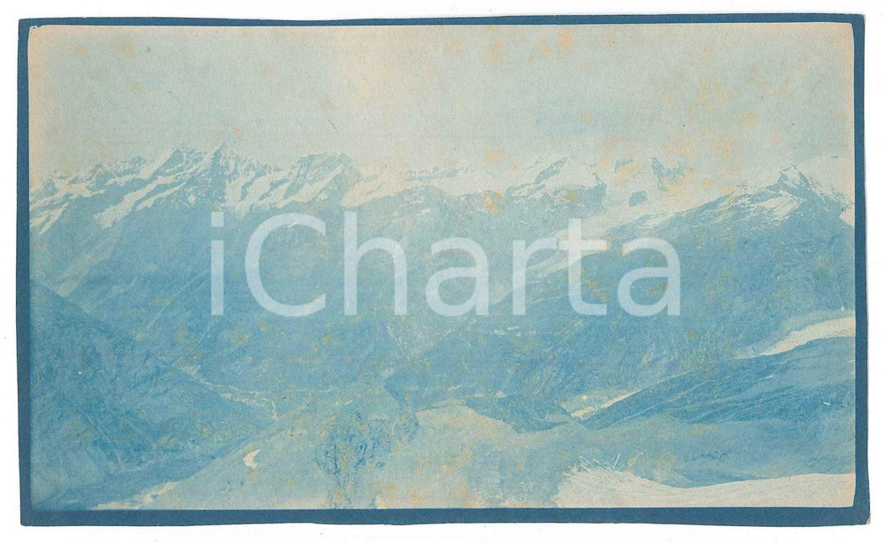 1905 ca VALTELLINA (?) Panorama della vallata - Foto 14x8 cm Fotografia d'epoca.FOTOGRAFO: Dr. Vittorio Ronchetti - Milano FAIR/discreto Lievi smussature agli angoli Formato: 14x8 originale e autentica 1