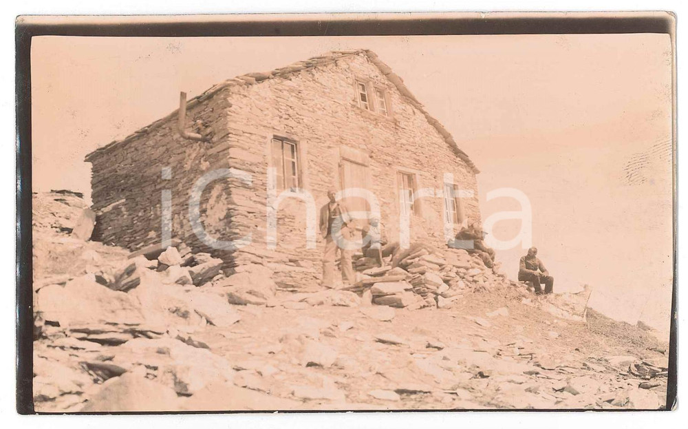 1906 MONTE CERVINO Alpinisti davanti alla capanna svizzera - Foto 14x9 cm Fotografia d'epoca.FOTOGRAFO: Dr. Vittorio Ronchetti - Milano FAIR/discreto Lievi smussature agli angoli Formato: 14x9 originale e autentica 1