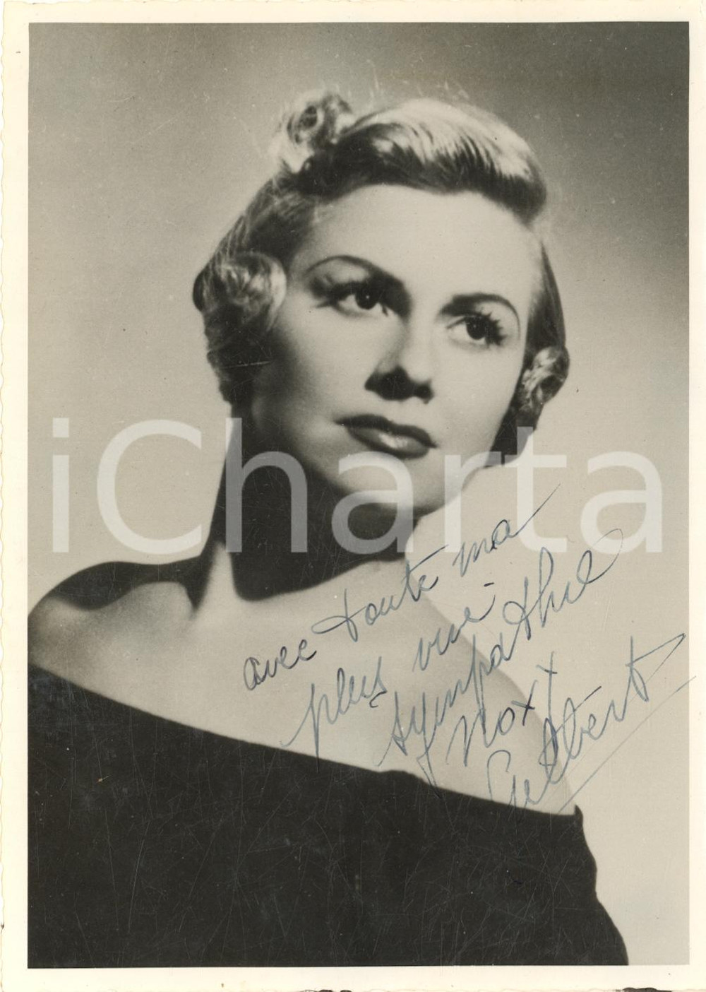 1950 ca FRANCE (?) Actress GILBERT - AUTOGRAPHED photo Fotografia d'epoca, con dedica autografa. FAIR/discreto residui cartacei al verso Formato: 13x18 cm originale e autentica 1