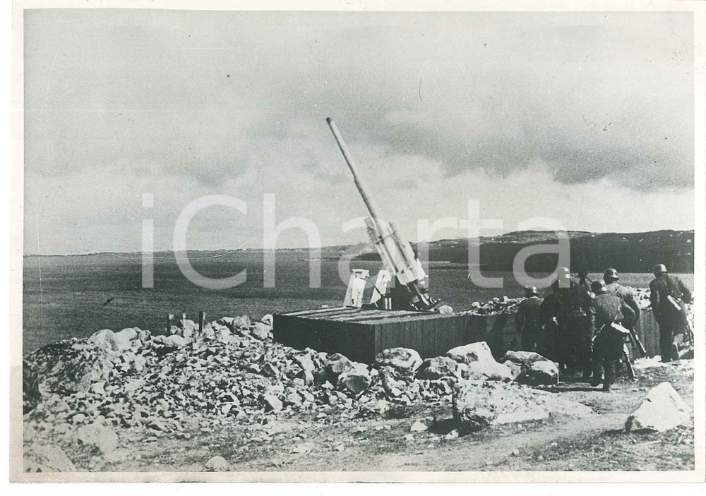 1940 WW2 Campagna di NORVEGIA - FLAK - Contraerea tedesca in un fiordo *Foto  Fotografia originale d'epoca, con didascalia dattiloscritta al verso. GOOD/buono  Formato: 18x13 cm originale e autentica 1