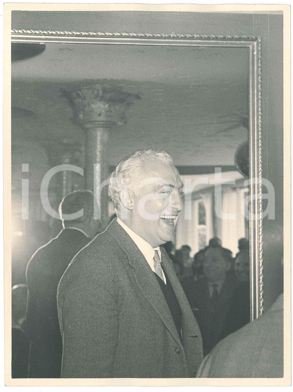1960 ca LA SPEZIA - METALMECCANICA - Dirigente SAFOG a un convegno *Foto  Fotografia originale d'epoca. FAIR/discreto lievi increspature Formato: 18x24 cm originale e autentica 1