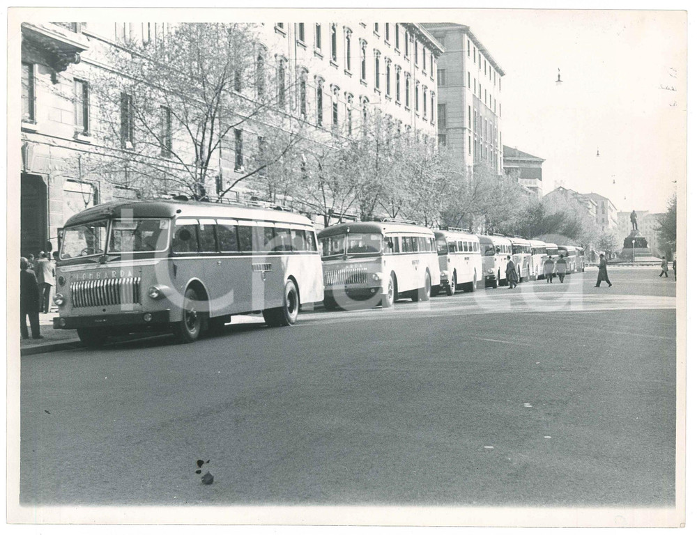 Fotografia d epoca originale 1960 ca LOMBARDIA  Pullman autolinee LOMBARDA  Foto VINTAGE 24x18 cm 1