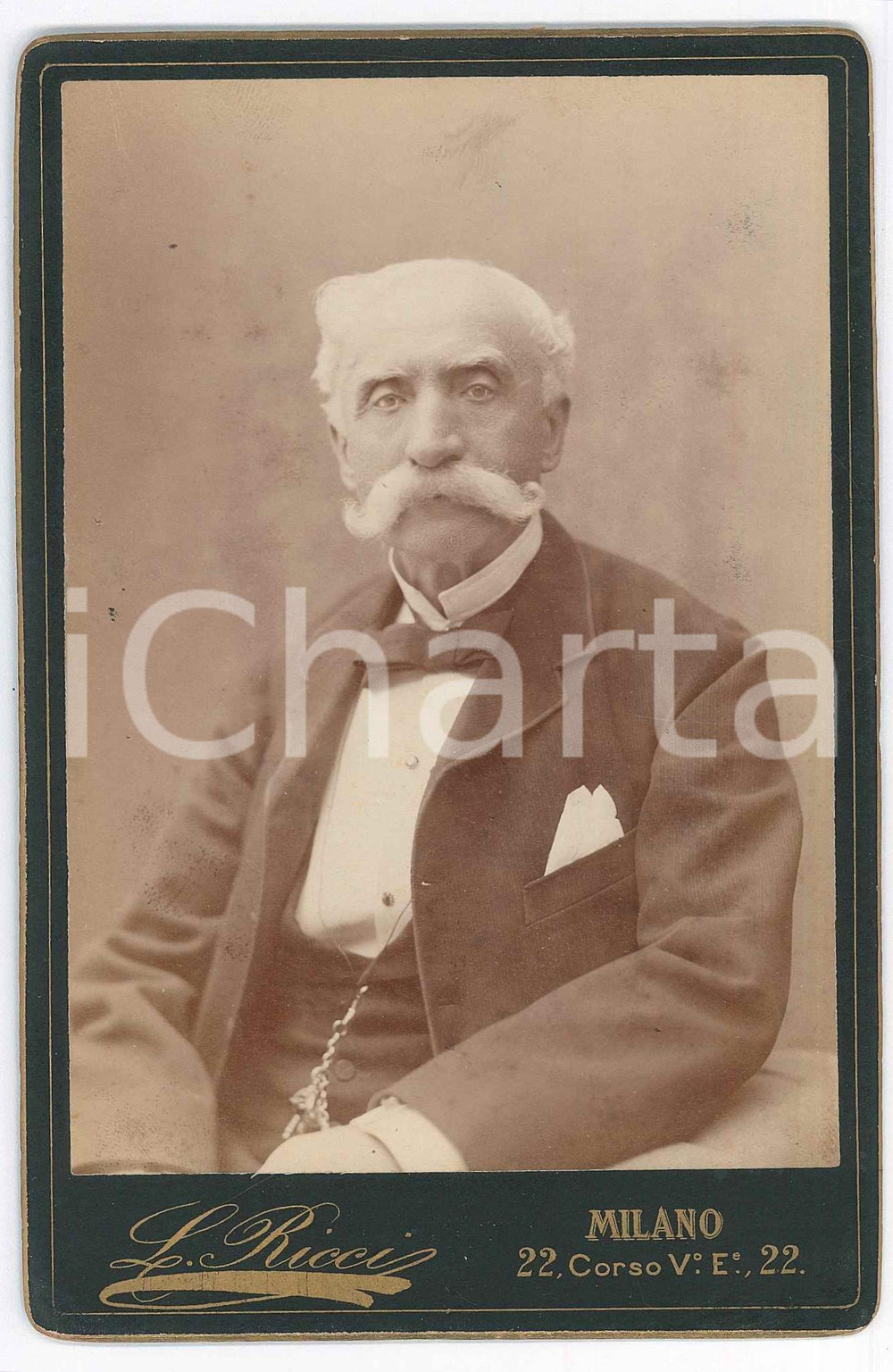 1884 MILANO Ritratto di Ambrogio BALOSSI MERLO *Fotografia LEONE RICCI Fotografia d'epoca che ritrae Ambrogio Balossi Merlo, nato a Milano nel 1807 e morto a Carate Lario nel 1888. Montata su cartone rigido.FOTOGRAFO: Leone Ricci - Milano, corso Vittorio Emanuele 22 GOOD/buono ma abrasioni al verso Formato: 11x17 cm originale e autentica 1