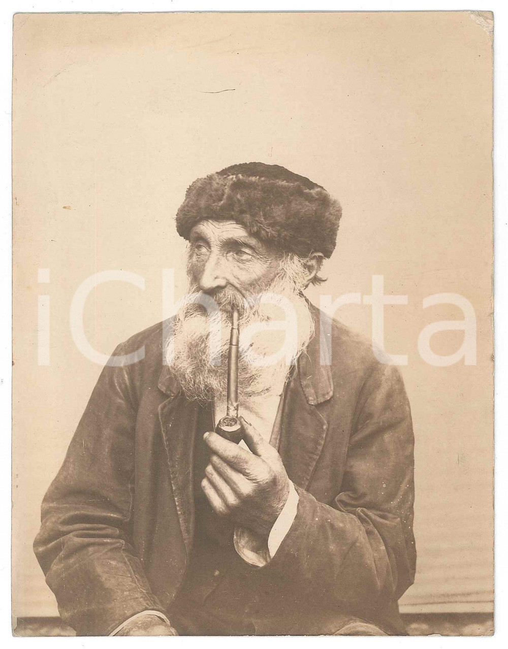 1925 ca ANGOLO TERME (BS) Un vecchio contadino - Foto COSTUMI 12x16 cm  Fotografia originale, con didascalia al verso. FAIR/discreto lievi piegature e sbrecciatura angolare Formato: 12x16 cm originale e autentica 1