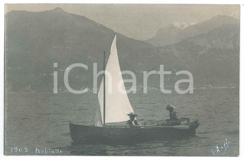 1903 MENAGGIO - NOBIALLO Barca sul Lago di Como - Fotografia Raffaele PEDRETTI  Fotografia d'epoca in formato cartolina postale.FOTOGRAFO: Raffaele Pedretti FAIR/discreto Lievi smussature agli angoli Formato: FP originale e autentica 1