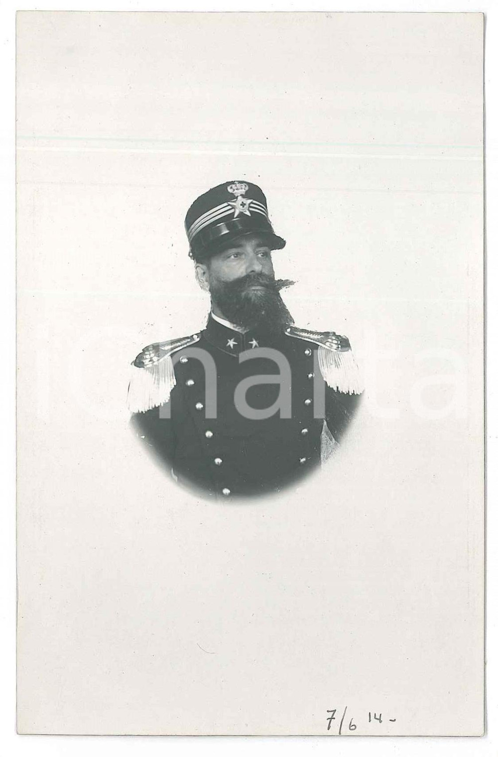 1914 REGIO ESERCITO Ufficiale Raffaele PEDRETTI Ritratto - Fotografia  Fotografia d'epoca in formato cartolina postale.FOTOGRAFO: Raffaele Pedretti FAIR/discreto Lievi smussature agli angoli Formato: FP originale e autentica 1