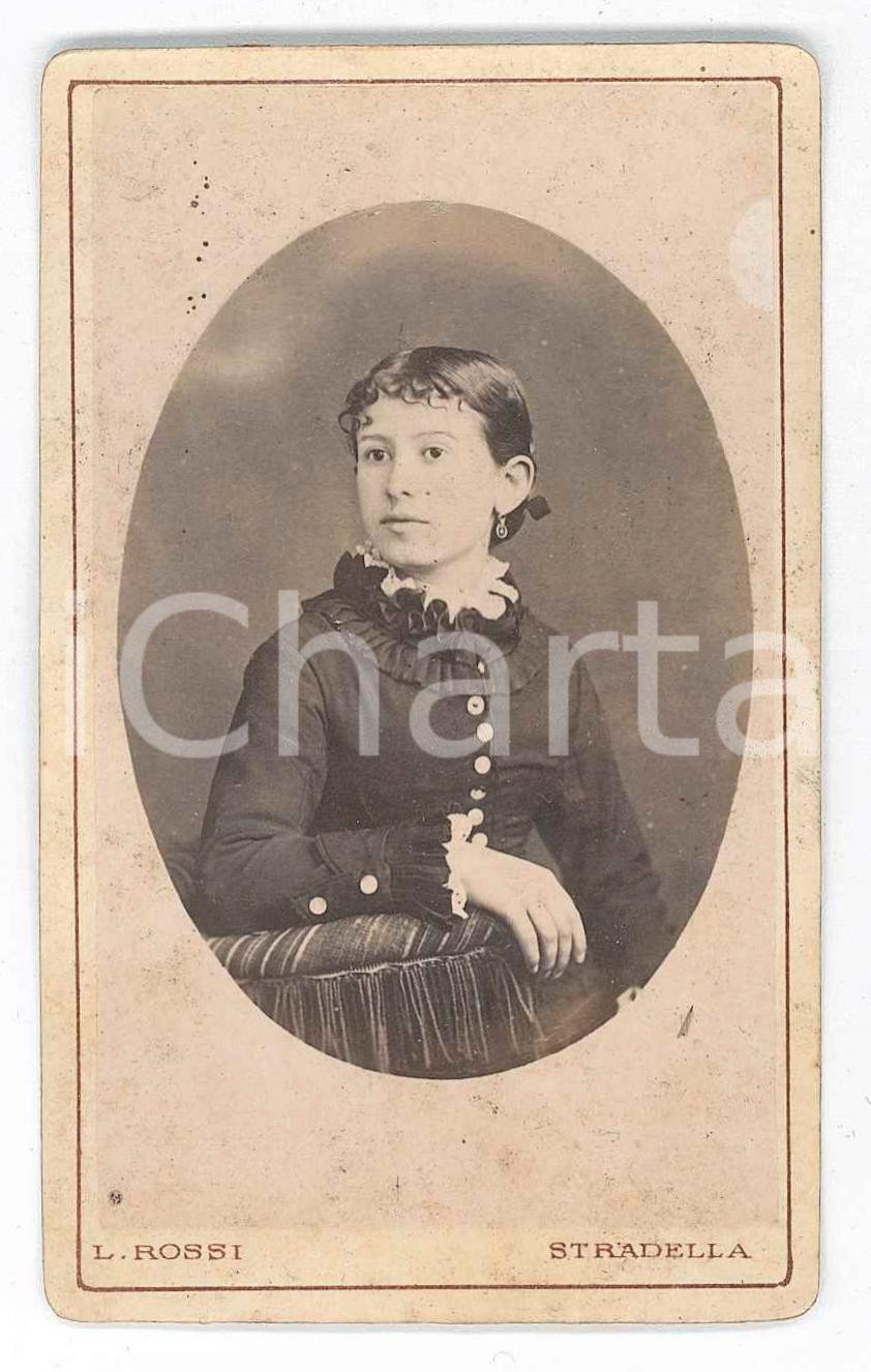 Fotografia d epoca originale 1880 ca STRADELLA Ritratto femminile  Fotografia L. ROSSI  CDV 1