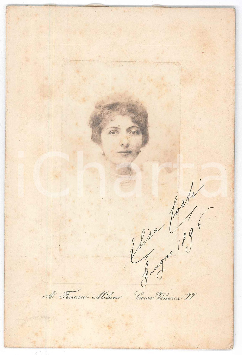 1896 MILANO Ritratto di Elisa CORTI - Foto A. FERRARIO 11x16 cm Fotografia d'epoca, su cartoncino rigido. FOTOGRAFO: A. Ferrario - Milano, corso Venezia 77 GOOD/buono  Formato: 11x16 cm originale e autentica 1