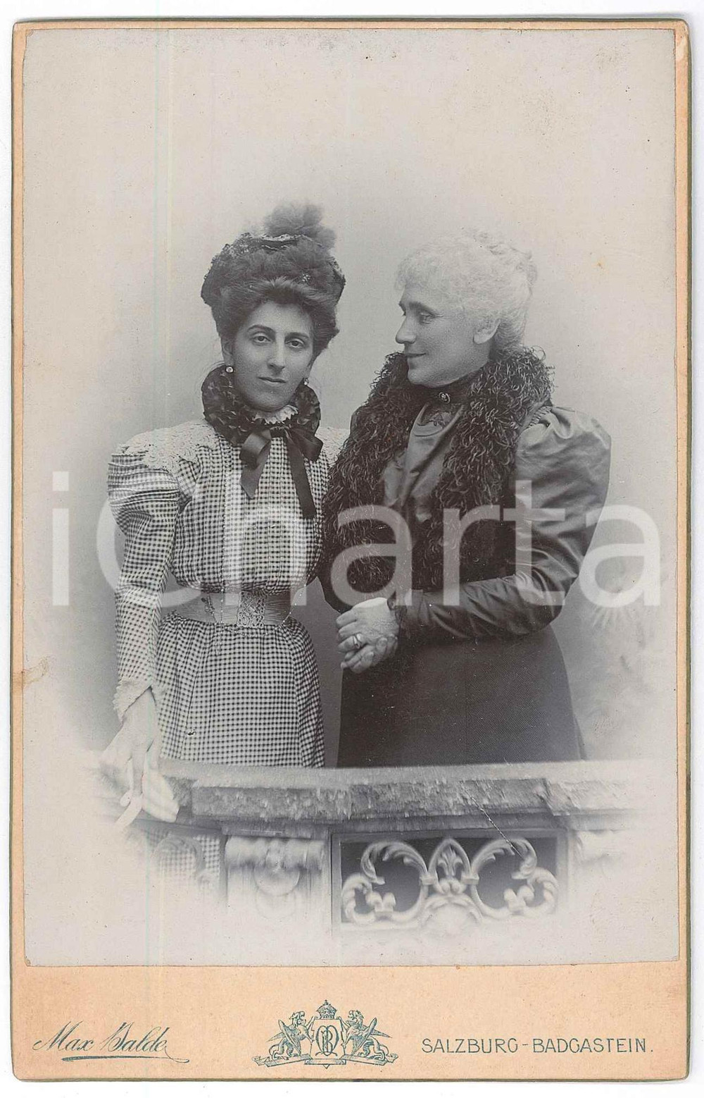 1910 ca SALZBURG Ritratto di donna con l'anziana madre *Foto Max BALDE 10x16 cm Fotografia d'epoca, su cartoncino rigido.  GOOD/buono  Formato: 10x16 cm originale e autentica 1