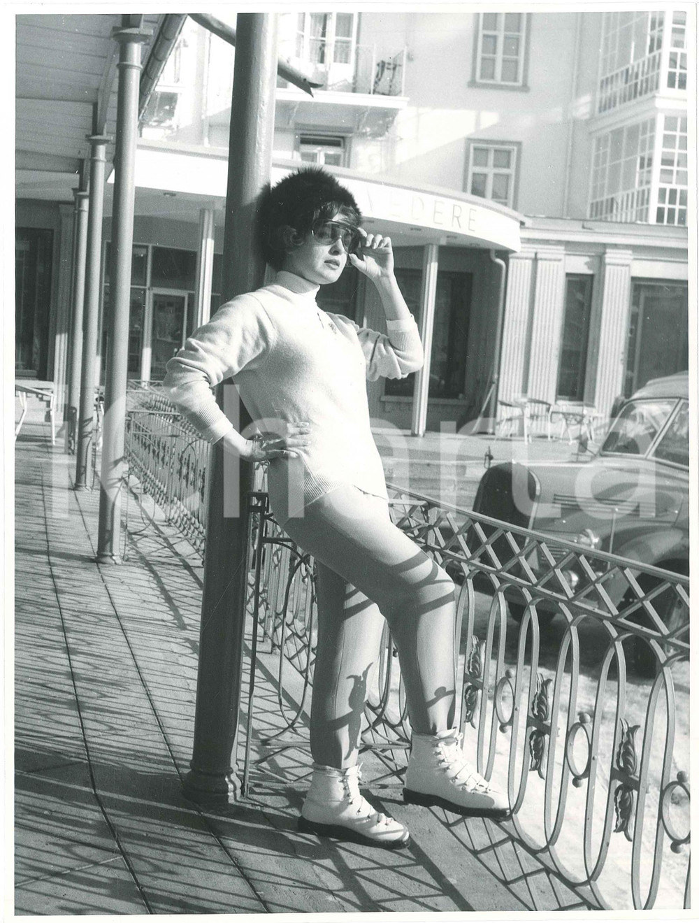 1960 ca DAVOS Silvana PAMPANINI al Grand Hotel Belvedere - Foto 17x23 cm  Fotografia d'epoca. FAIR/discreto Lievi smussature agli angoli Formato: 18x24 originale e autentica 1