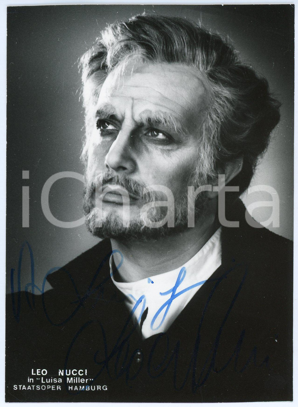 1980 ca HAMBURG Staatsoper - Leo NUCCI in "Luisa Miller" (1) Foto con AUTOGRAFO Fotografia seriale, con autografo di Leo Nucci. CONDIZIONI: GFORMATO: 10x15 cm    originale e autentica 1