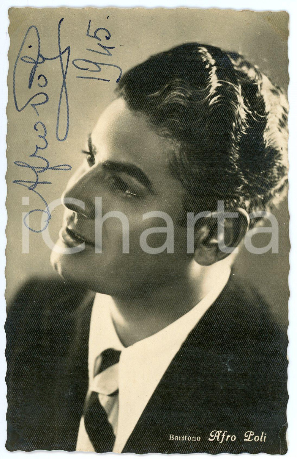 1945 LIRICA Baritono Afro POLI - Foto seriale con AUTOGRAFO 9x14 cm Fotografia seriale, in formato cartolina postale, con autografo.CONDIZIONI: G (ma piccoli residui adesivi agli angoli)FORMATO: 9x14 cm     originale e autentica 1