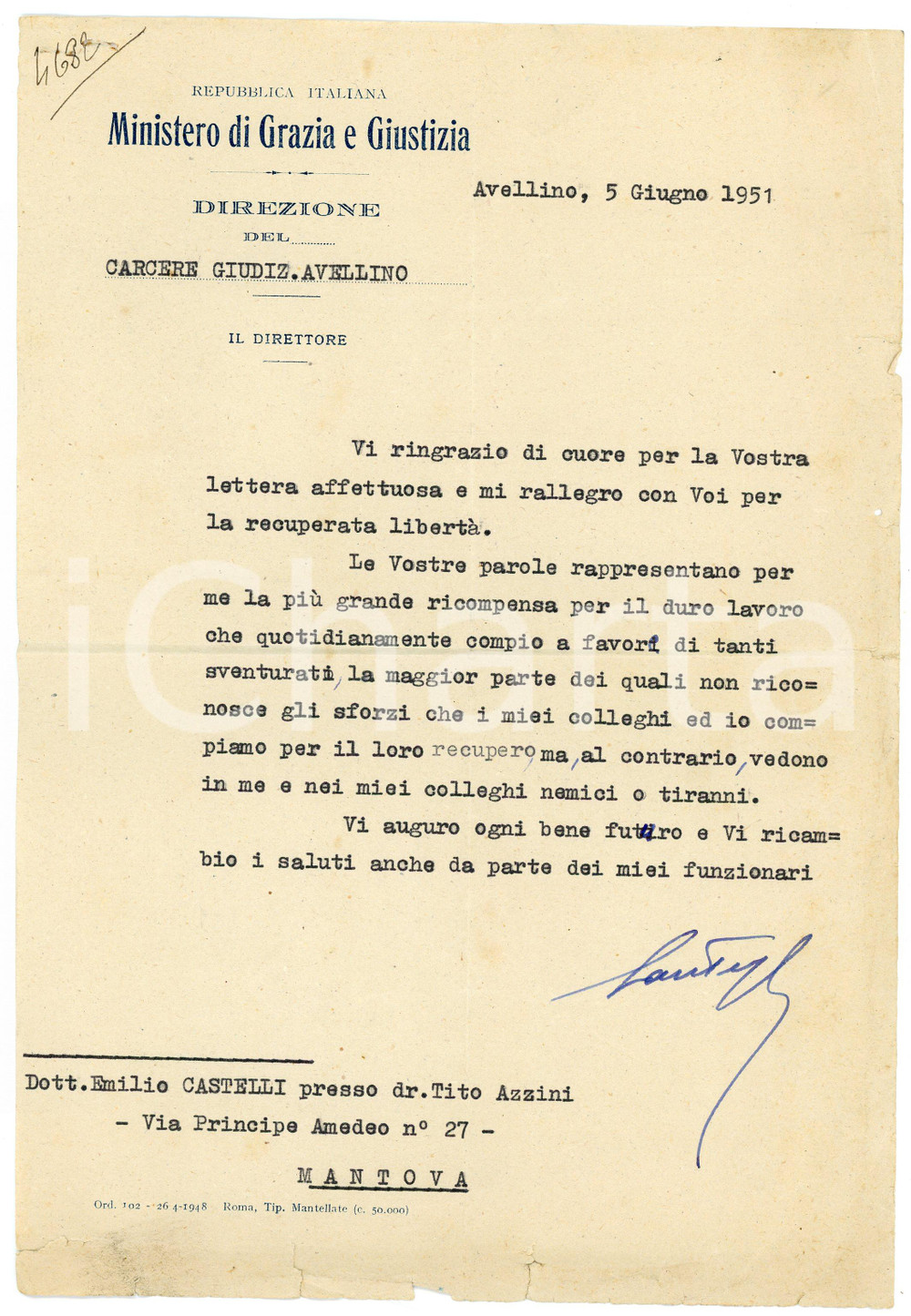 1951 AVELLINO Lettera direttore del Carcere Giudiziario - AUTOGRAFO Lettera dattiloscritta, con firma autografa del direttore.Su carta intestata "Ministero di Grazia e Giustizia - Direzione del Carcere Giudiziario di Avellino". CONDIZIONI: FAIR (piegature d'epoca e minimi strappi marginali)PAGINE: 1    originale e autentica 1