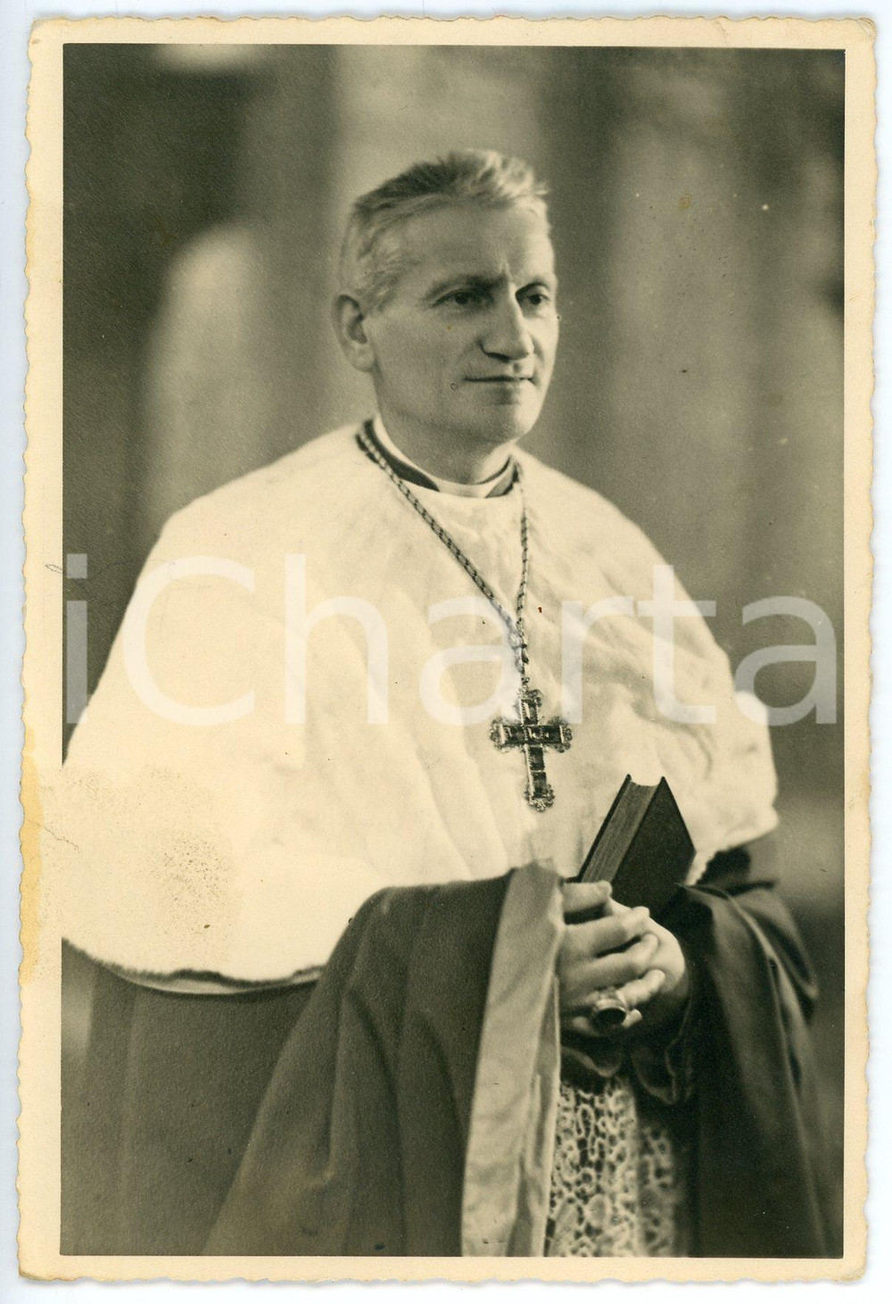 1950 ca FERMO Mons. Norberto PERINI arcivescovo - Fotografia 10x15 cm Fotografia d'epoca in formato cartolina postale.CONDIZIONI: F (macchia al verso e lieve ingiallimento marginale)FORMATO: 10x15 cm    originale e autentica 1