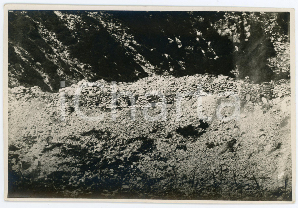 1917 WW1 MONTE PASUBIO Una trincea austriaca - Foto 17x11 cm Fotografia originale d'epoca.CONDIZIONI: GFORMATO: 17x11 cm    originale e autentica 1