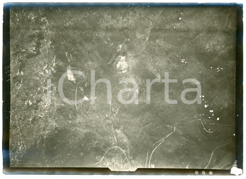 1916 WW1 Area di GORIZIA - Veduta (8) - Fotografia aerea 18x13 cm Fotografia originale d'epoca.CONDIZIONI: F (abrasione angolare)FORMATO: 18x13 cm    originale e autentica 1