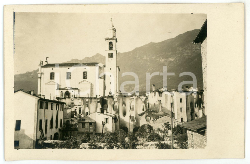 1915 ca WW1 - ARSIERO Chiesa San Michele Arcangelo e edifici bombardati - Foto Fotografia d'epoca in formato cartolina postale. CONDIZIONI: GOODFORMATO: 13x8 cm    originale e autentica 1