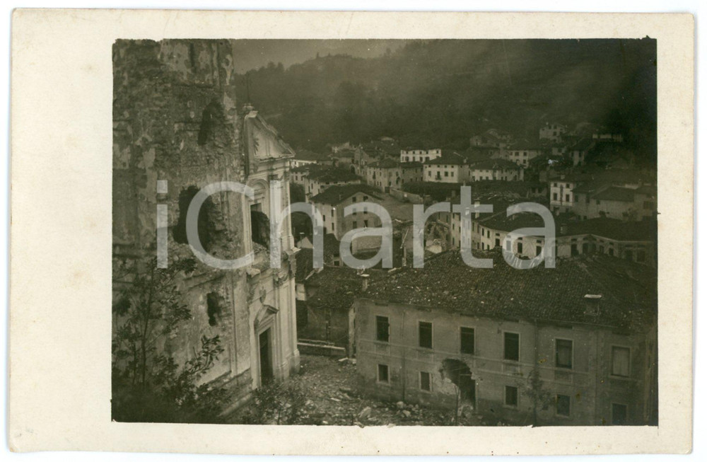 1915 ca WW1 - VELO D'ASTICO Rovine della chiesa bombardata - Foto 13x8 Fotografia d'epoca in formato cartolina postale. CONDIZIONI: GOODFORMATO: 13x8 cm    originale e autentica 1