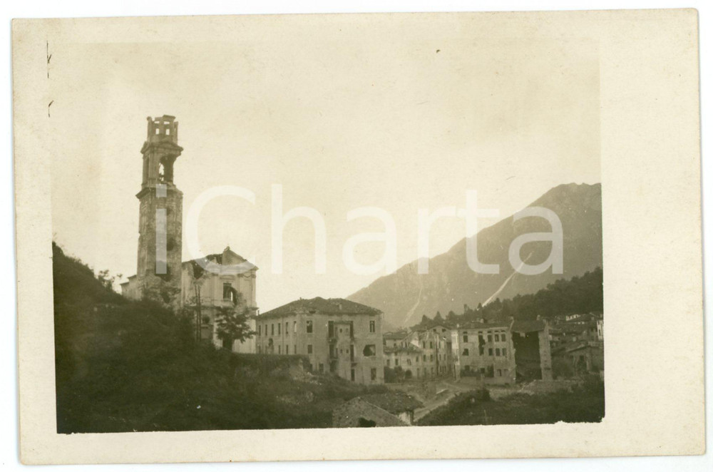 1915 ca WW1 - VELO D'ASTICO Panorama del paese bombardato - Foto 13x8 cm (1) Fotografia d'epoca in formato cartolina postale. CONDIZIONI: GOODFORMATO: 13x8 cm    originale e autentica 1