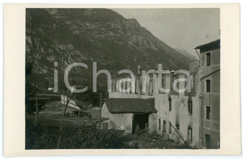 1915 ca WW1 - MONTE CIMONE DI TONEZZA Casa incendiata - Foto 13x8 cm Fotografia d'epoca in formato cartolina postale. CONDIZIONI: GOODFORMATO: 13x8 cm    originale e autentica 1