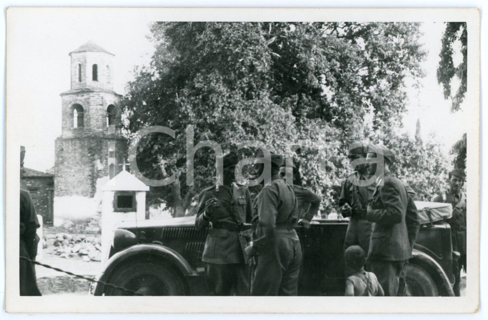1941 WW2 - AGIA - TESSAGLIA (GRECIA) Ufficiali davanti alla mensa (1) Foto 13x8 Fotografia d'epoca in formato cartolina postale. Compaiono da sinistra:  Colonnello Ventura, Caporale Agamennone, Tenente Parascandolo, Piatti e Sottotenente Coda.CONDIZIONI: GOODFORMATO: 13x8 cm    originale e autentica 1