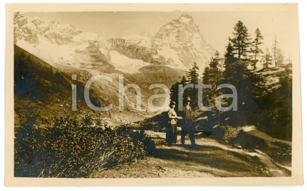 1915 ca ALPI ITALIANE (?) Coppia di escursionisti - Cartolina FP NV Fotografia d'epoca in formato cartolina postale. CONDIZIONI: GOODFORMATO: FP    originale e autentica 1