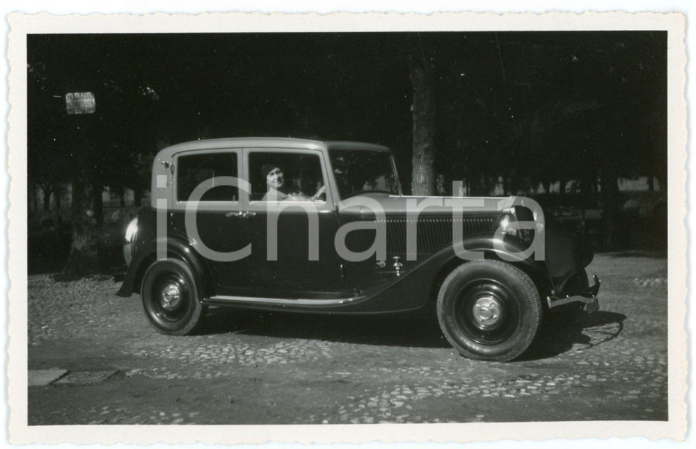 1935 ca AUTOMOBILISMO ITALIA Coppia su FIAT BALILLA (2) Fotografia 14x9 cm  Fotografia d'epoca, in formato cartolina postale.CONDIZIONI: G FORMATO: 14x9 cm    originale e autentica 1