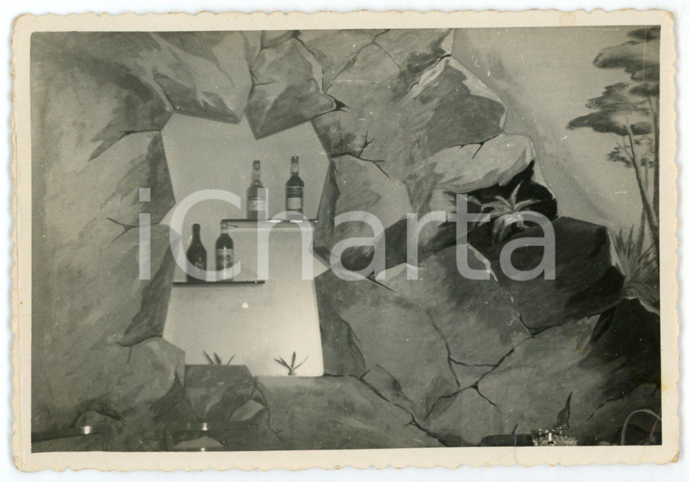 1950 PAVIA Ristorante Bar Triclinium - Interni (6) - Fotografia 12x8 cm  Fotografia d'epoca.FOTOGRAFO: Fotorai - Pavia, Corso Cavour 21C POOR/danneggiato Lievi smussature agli angoli, piegature e strappi ai margini Formato: 12x8 originale e autentica 1