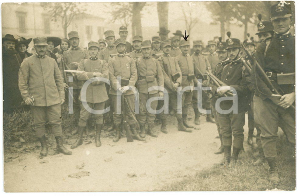 1915 ca WW1 ITALIA Gruppo di ufficiali ARTIGLIERIA e GENIO - Foto 14x9 cm Fotografia originale d'epoca, in formato cartolina postale.CONDIZIONI: GFORMATO: 14x9 cm    originale e autentica 1