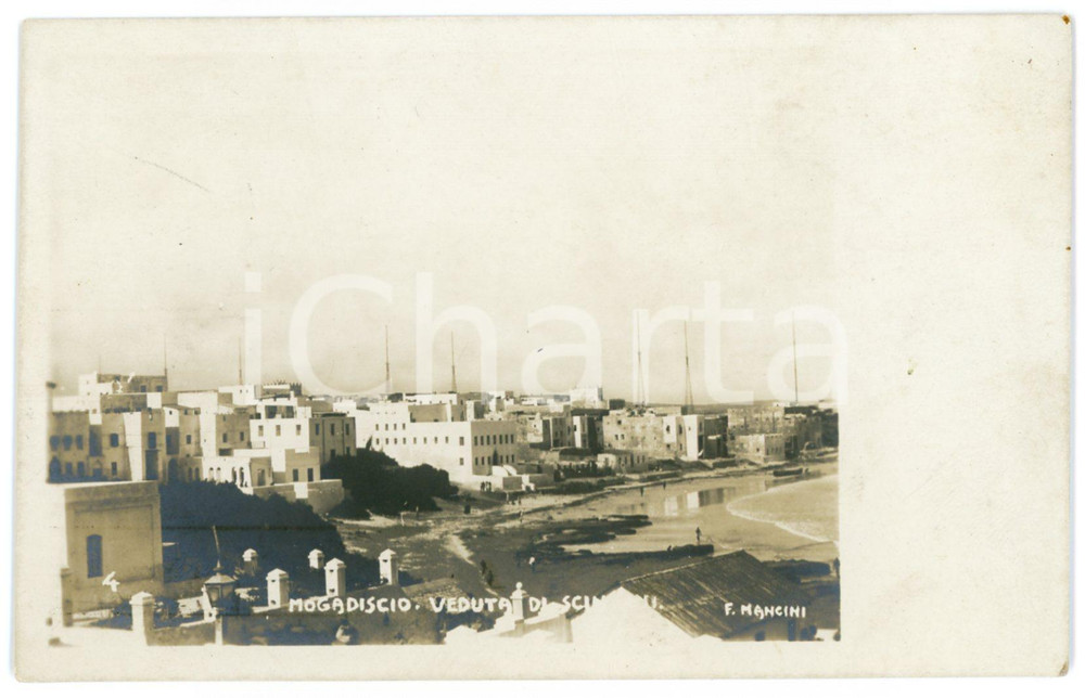 1920 ca MOGADISCIO (SOMALIA ITALIANA) Veduta della spiaggia - Foto 14x9 cm Fotografia originale d'epoca, in formato cartolina postale.FOTOGRAFO: F. ManciniCONDIZIONI: G FORMATO: 14x9 cm    originale e autentica 1