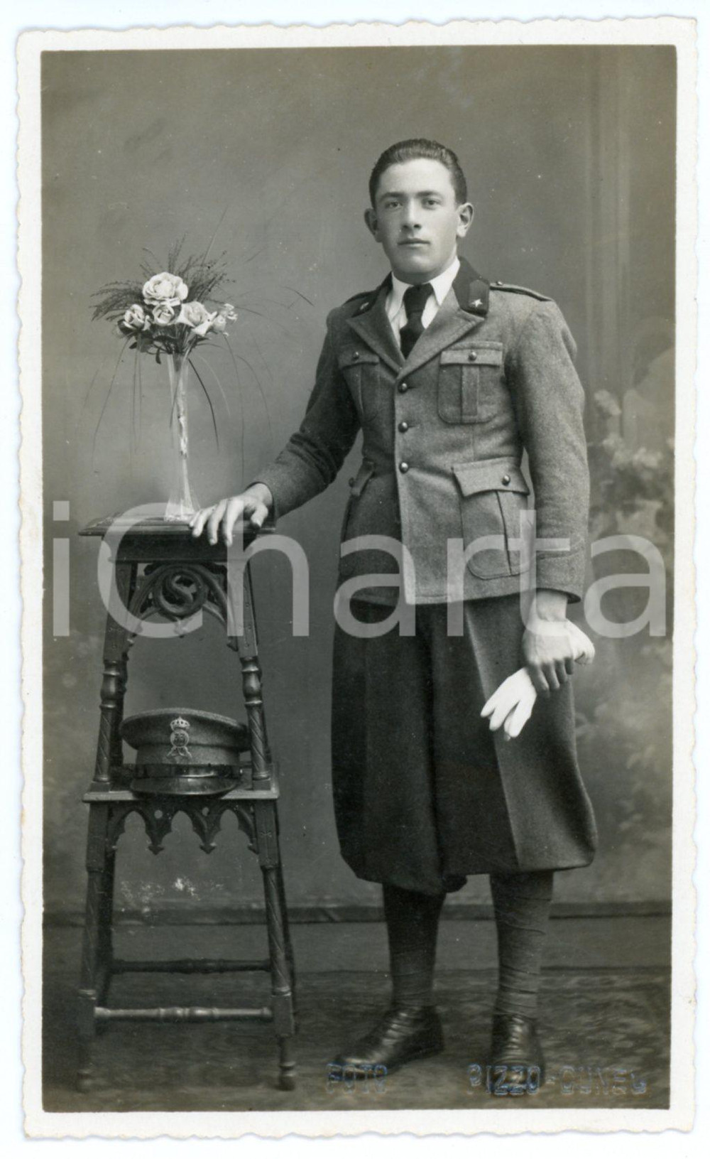 1920 ca CUNEO - REGIO ESERCITO Ufficiale del 33° Reggimento Fanteria - Foto 9x14 Fotografia originale d'epoca, in formato cartolina postale.FOTOGRAFO: Pizzo - CuneoCONDIZIONI: G FORMATO: 9x14 cm    originale e autentica 1