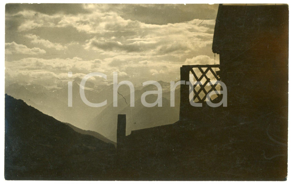 1920 ca DOLOMITI DI BRENTA Gruppo dell'Adamello dal Rifugio Tuckett - Foto Fotografia originale d'epoca, in formato cartolina postale.CONDIZIONI: F (lievi piegature al lato sinistro)FORMATO: 14x9 cm    originale e autentica 1