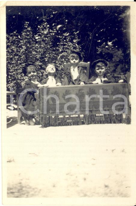 1934 ITALIA - COSTUME - Un tribunale di bambini - Foto CURIOSA 5,5x8,5 cm Fotografia originale d'epoca.CONDIZIONI: G (minima abrasione angolare)FORMATO: 5,5x8,5 cm    originale e autentica 1