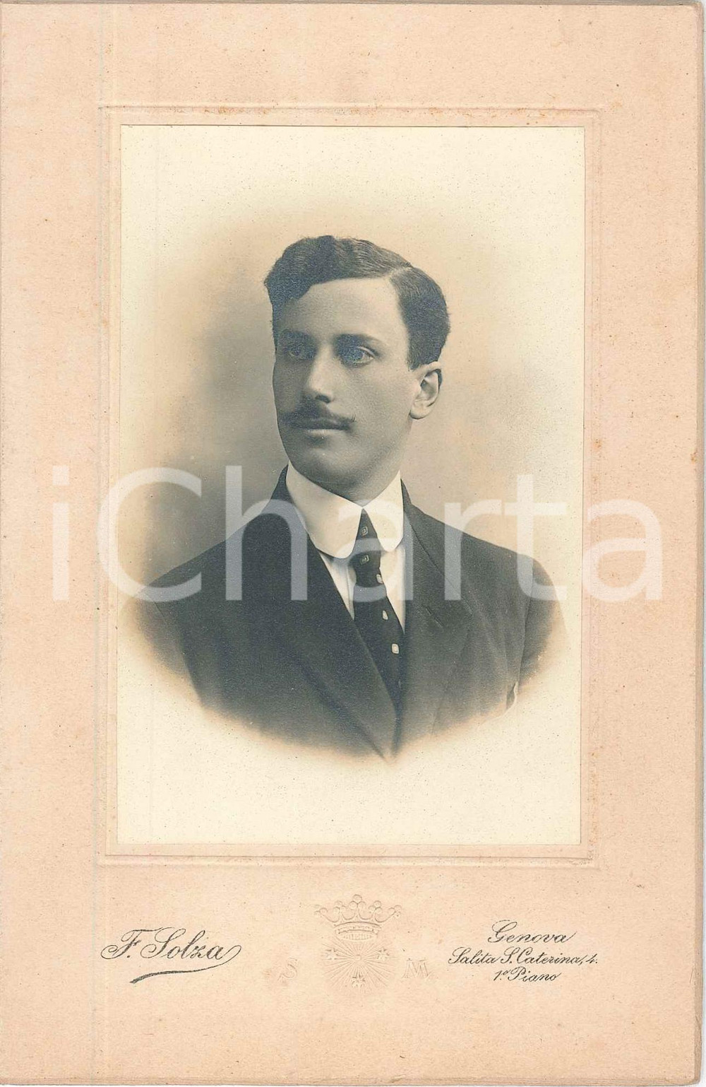 1890 ca SANREMO Ritratto di giovane uomo -  Foto Jean SCOTTO 11x16 cm Fotografia d'epoca, montata su cartoncino rigido.FOTOGRAFO: F. Solza - Genova, Salita S. Caterina 4CONDIZIONI: GFORMATO: 11x17 cm    originale e autentica 1