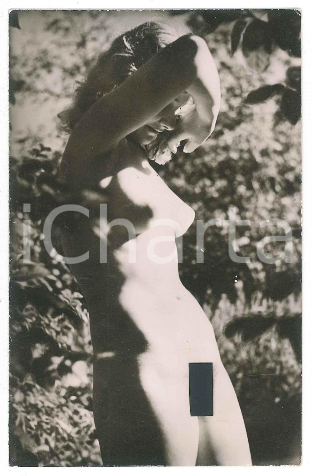 1950 ca EROTICA VINTAGE Naked girl sunbathing - Public nudity - Photo  Fotografia seriale d'epoca. CONDIZIONI: FAIR (lievi gualciture ai margini)FORMATO: 8x13    originale e autentica 1