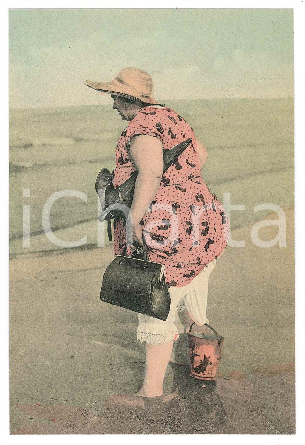 1930 ca FRANCE - HUMOUR Fat woman at the beach - Postcard FP NV  Cartolina d'epoca.CONDIZIONI: GOODFORMATO: FP    originale e autentica 1
