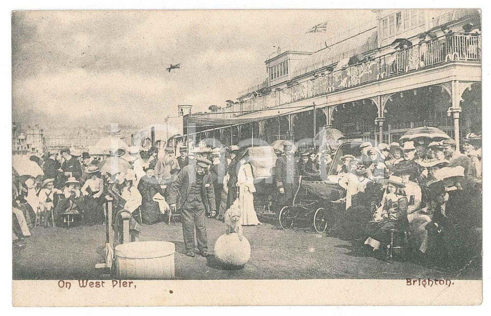 1909 BRIGHTON - UK On west pier - Postcard FP VG  Cartolina postale d'epoca, viaggiata. FAIR/discreto Lievi smussature agli angoli, piegatura all'angolo inferiore destro Formato: FP originale e autentica 1