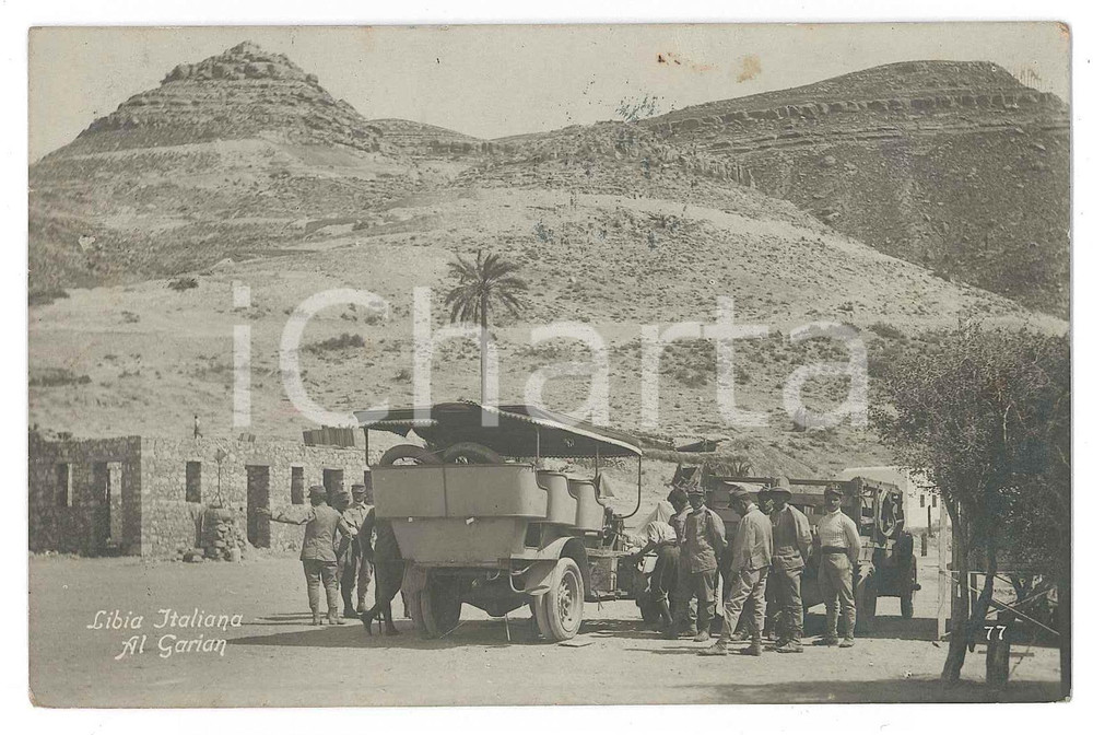 1913 LIBIA ITALIANA - GARIAN Soldati con camionetta - Cartolina ANIMATA FP VG  Cartolina postale d'epoca, viaggiata.CONDIZIONI: FAIR (lievi smussature agli angoli, macchia al margine superiore)FORMATO: FP    originale e autentica 1