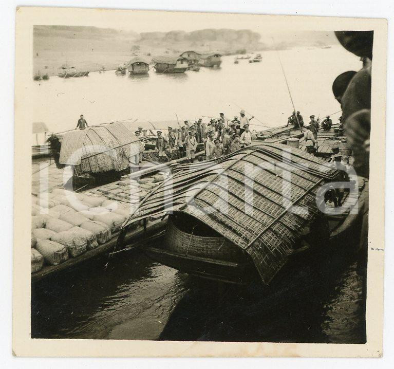 1935 ca SHANGHAI Fishermen on the Suzhou Creek  - Photo 6x5 cm Fotografia d'epoca. GOOD/buono  Formato: 6x5 cm originale e autentica 1