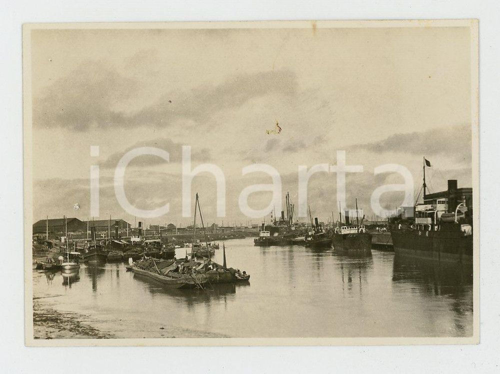 1935 ca SHANGAI (CINA) - Paesaggio fluviale con barche (2) - Foto VINTAGE 8x6 cm Fotografia d'epoca.CONDIZIONI: G FORMATO: 8x6 cm    originale e autentica 1