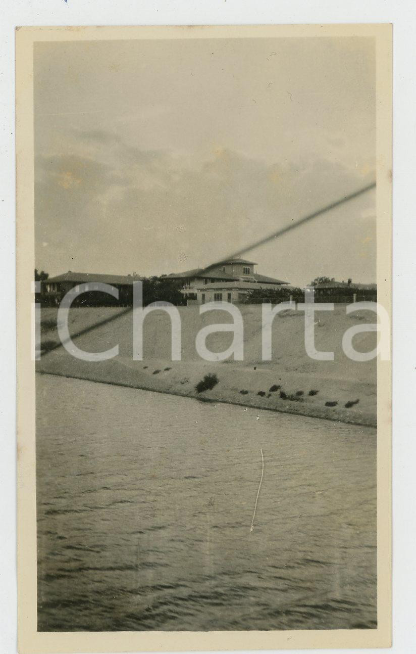 1935 ca EGITTO - Canale di Suez visto dalla nave - Foto VINTAGE 11x7 cm Fotografia d'epoca.CONDIZIONI: G (minime smussature angolari)FORMATO: 11x7 cm    originale e autentica 1