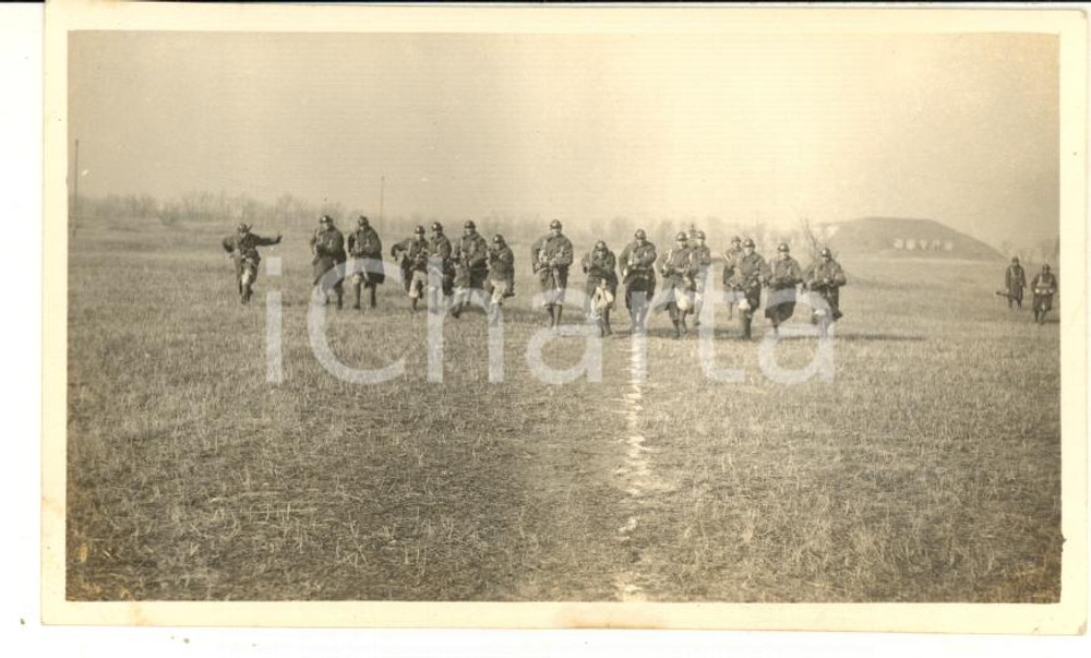 1935 ca CINA TIENTSIN Leoni di SAN MARCO - Esercitazioni all'arsenale (6) Foto Fotografia d'epoca.CONDIZIONI: GFORMATO: 11x7 cm    originale e autentica 1