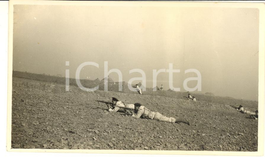 1935 ca CINA TIENTSIN Leoni di SAN MARCO - Esercitazioni all'arsenale (13) Foto Fotografia d'epoca.CONDIZIONI: F (difetti di stampa)FORMATO: 11x7 cm    originale e autentica 1