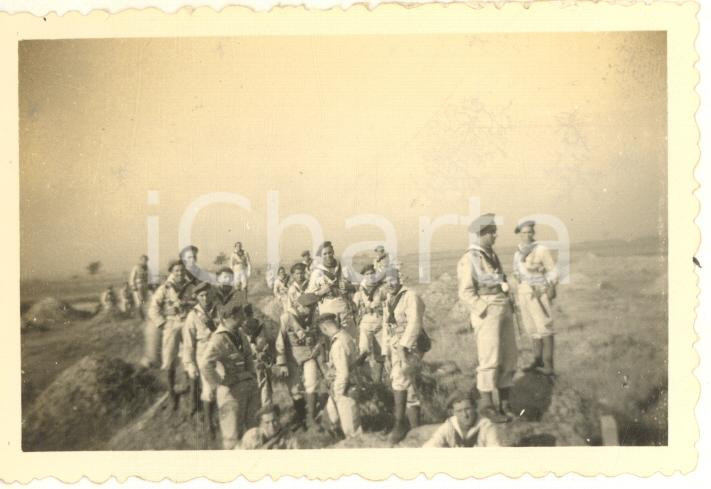 1935 ca CINA TIENTSIN Leoni di SAN MARCO Marce tra le tombe cinesi *Foto 9x6 (1) Fotografia d'epoca.CONDIZIONI: F (difetti di stampa)FORMATO: 9x6 cm    originale e autentica 1