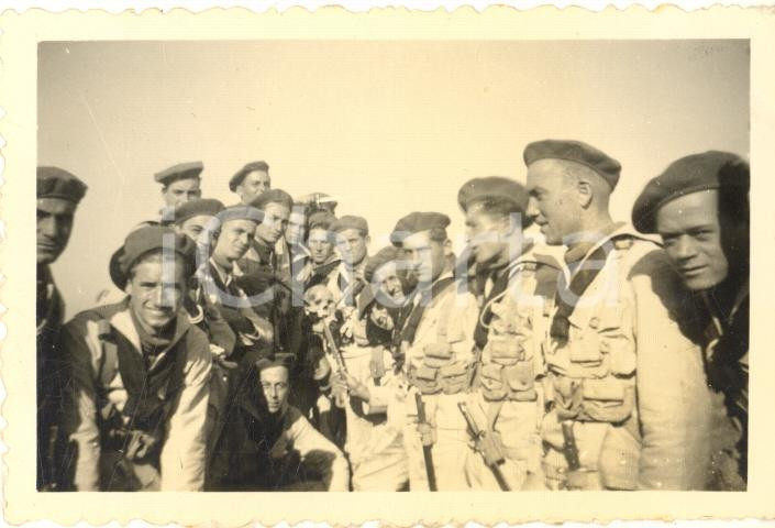 1935 ca CINA TIENTSIN Leoni di SAN MARCO Marce tra le tombe cinesi *Foto 9x6 (6) Fotografia d'epoca.CONDIZIONI: GFORMATO: 9x6 cm    originale e autentica 1