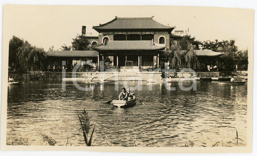1935 ca. CINA - Leoni di SAN MARCO - In barca sul fiume *Fotografia Fotografia d'epoca. GOOD/buono  Formato: 10x6 originale e autentica 1