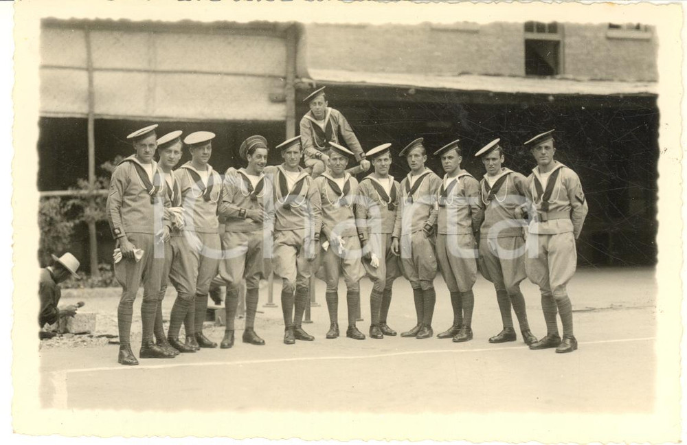 1935 ca CINA TIENTSIN Caserma "Carlotto" - Leoni di SAN MARCO - Foto 15x9 Fotografia d'epoca.CONDIZIONI: G FORMATO: 15x9 cm    originale e autentica 1