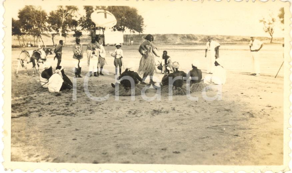 1935 ca CINA TIENTSIN Leoni di SAN MARCO - Festa in costume (4) Foto 11x7 cm Fotografia d'epoca.CONDIZIONI: F (aloni)FORMATO: 11x7 cm    originale e autentica 1