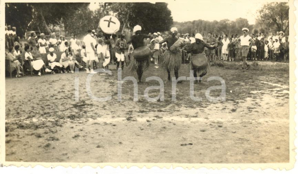 1935 ca CINA TIENTSIN Leoni di SAN MARCO - Festa in costume - Danze *Foto 11x7 Fotografia d'epoca.CONDIZIONI: F (aloni)FORMATO: 11x7 cm    originale e autentica 1