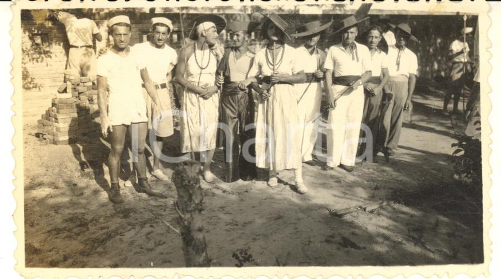 1935 ca CINA TIENTSIN Leoni di SAN MARCO - Festa in costume (2) Foto 11x7 cm Fotografia d'epoca.CONDIZIONI: G FORMATO: 11x7 cm    originale e autentica 1